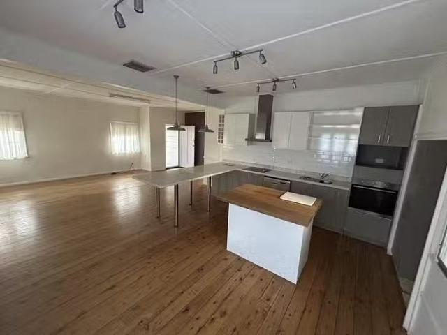 Nice 281 Edwardes Street, Roma, QLD 4455