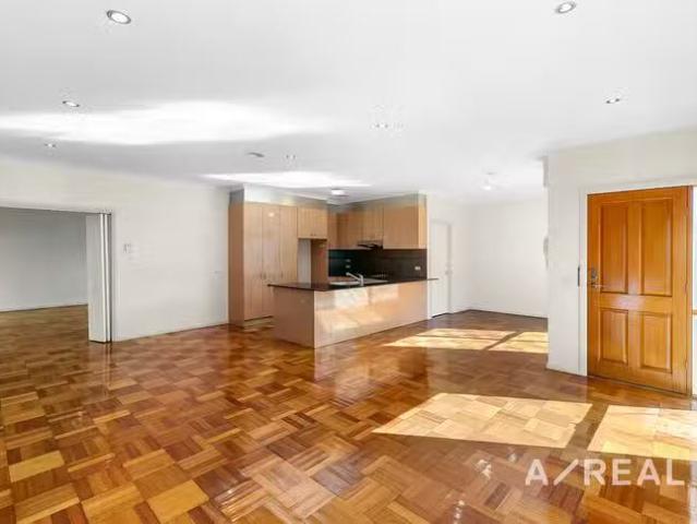 Cheap 2/87 Willow Bend, Bulleen, VIC 3105