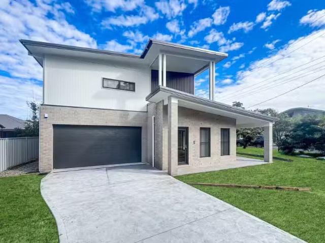 Nice 288 Soldiers Point Road, SALAMANDER BAY House for rent L.