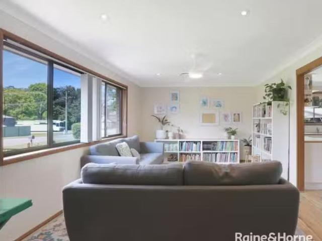 New 28 Charmhaven Avenue, CHARMHAVEN House for rent Listed by.