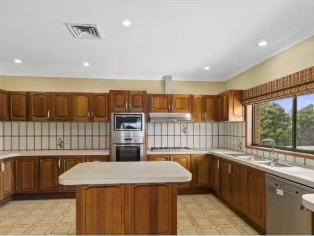 Cheap 28 Elizabeth Street, Towradgi House for rent Listed by.