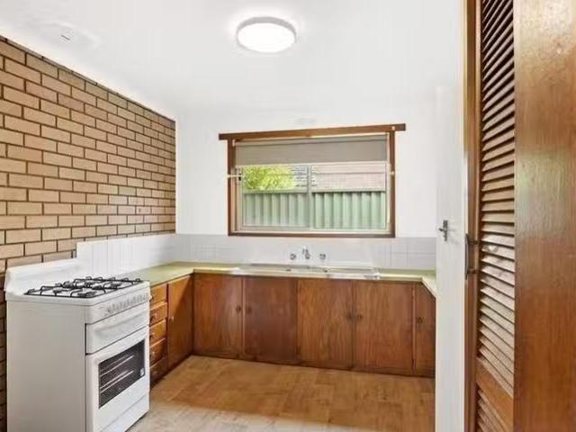 Cozy 2/8 Lawrence Street, Alfredton, VIC 3350