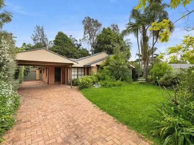 Nice 28 Lowanna Street, Belrose, NSW 2085