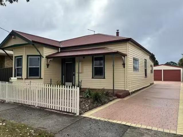 Cozy 28 Parker Street, Devonport, TAS 7310