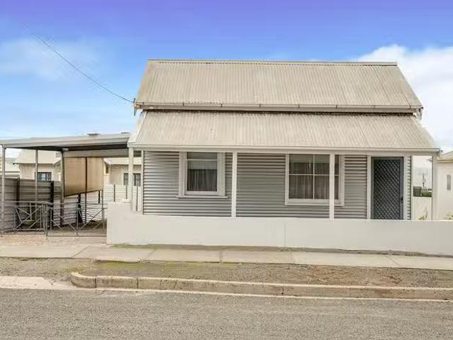 Unique 28 Wells Street, Streaky Bay, SA 5680