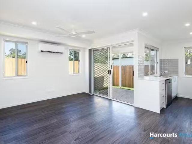 Deal! 28A Carousel Street, Hillcrest, QLD 4118