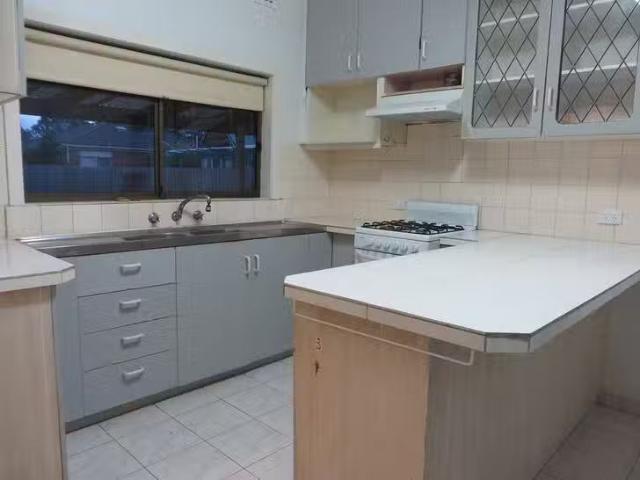 For Rent! 29 Mount View Road, Highett, VIC 3190