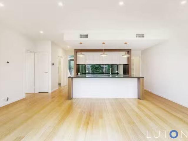 Cozy 2/9 Borrowdale Street, Red Hill, ACT 2603