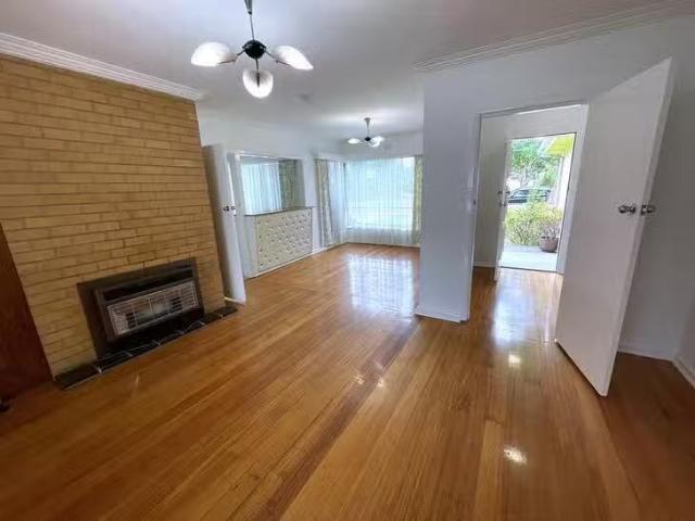 Nice 29 Dennis Avenue, Keilor East, VIC 3033