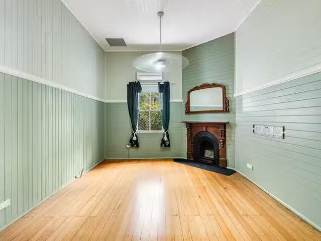 Deal! 29 Forsyth County Street, North Toowoomba, QLD 4350