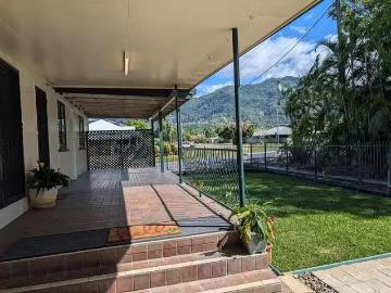 Rental! /29 Koch Street, Mooroobool, QLD 4870