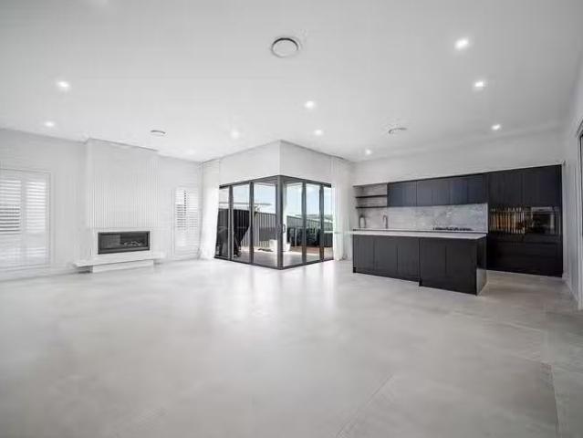Deal! 29 Roy Crescent, Thirlmere, NSW 2572