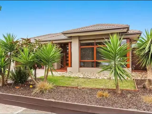 Deal! 29 San Sebastian Drive, Point Cook, VIC 3030