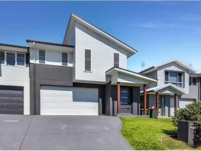 For Rent! 200A Johns Road, Wadalba Townhouse for rent Listed.