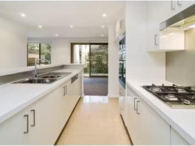 New 20/143 Balaclava Road, Marsfield Townhouse for rent Liste.