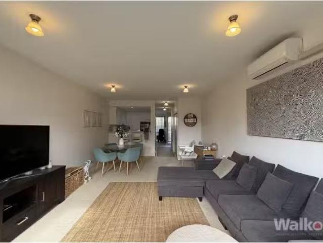 Charming 20/1 Forbes Street, Carrington Townhouse for rent Li.