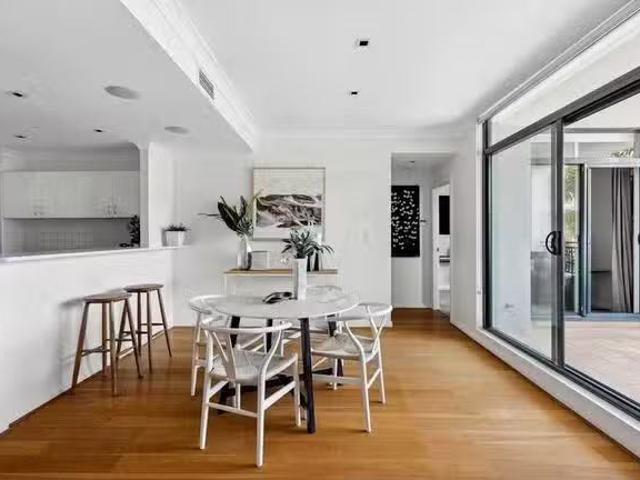 Nice 202/20 Wellington Street, Narrabeen, NSW 2101