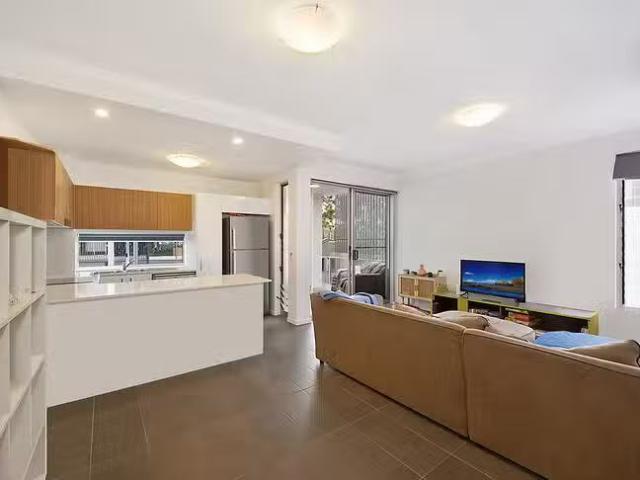 Deal! 202/60 Hood Street, Sherwood, QLD 4075