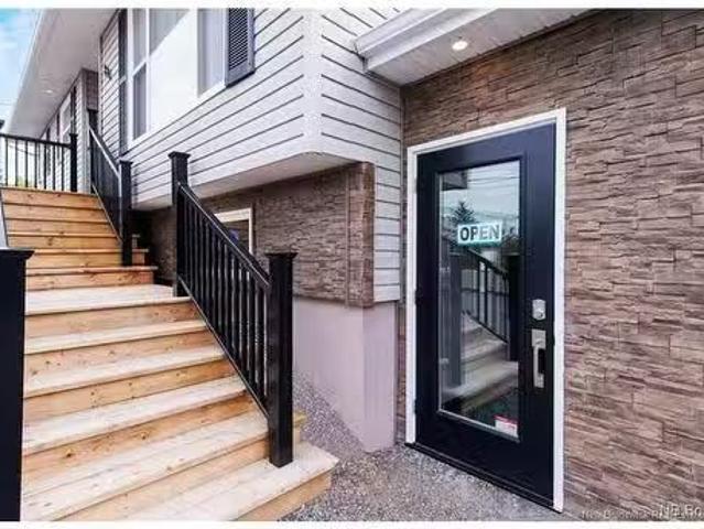 Rental! 204 Hampton Rd, Quispamsis, NB, E2E 4L8 commercial f.