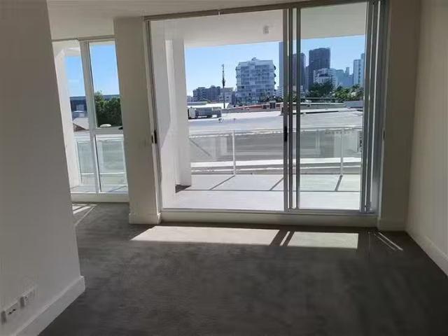 Deal! 205/8 Bank Street, West End, QLD 4101