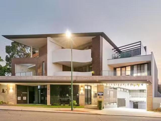 Cozy 206/8 Willbird Street, Ardross, WA 6153