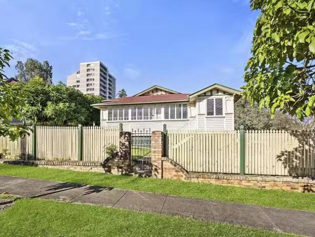 Deal! 208 Lower Hardgrave Road, West End, QLD 4101