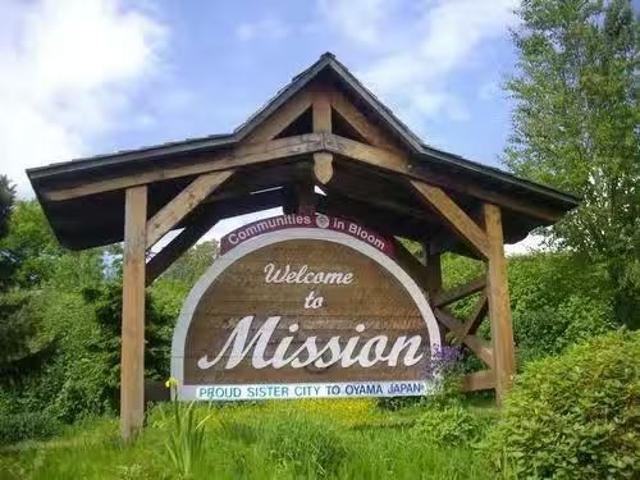 Deal! 208A 33103 1 Avenue, Mission, BC, V2V 1G6 commercial f.