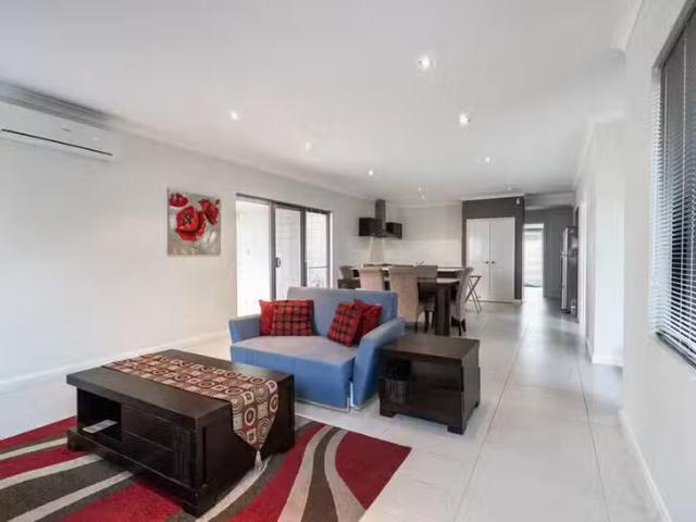 Cheap 209A Hill View Terrace, Bentley, WA 6102
