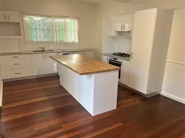 Nice 20 Chandos Street, Wynnum West, QLD 4178