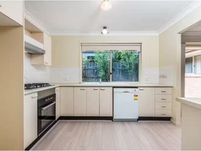 Deal! 20 Knox Place, Normanhurst House for rent Listed by Reb.