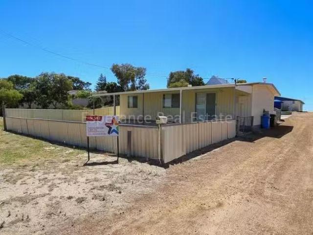 Cozy 20 Windich Street, Esperance, WA 6450