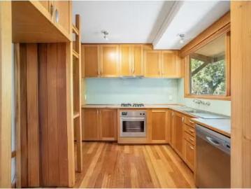 Charming 20 Woolbird Street, Watson House for rent Listed by.