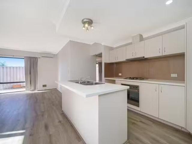Rental! 20A The Strand, Bayswater, WA 6053