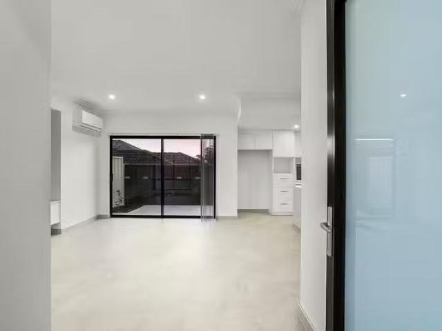 Cozy 20A Alfreda Avenue, MORLEY, WA 6062 House for Rent