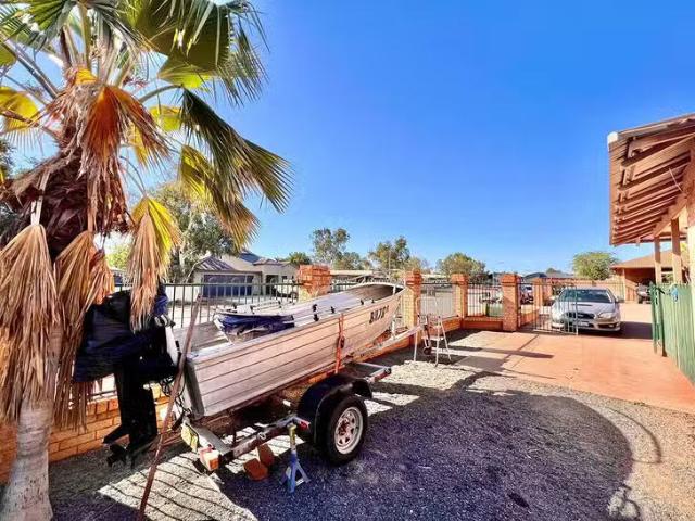 Deal! 2/13 Rutherford Road, South Hedland, WA 6722