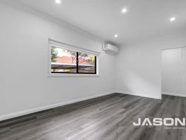 Deal! 2/13 Strettle Street, Thornbury VIC 3071