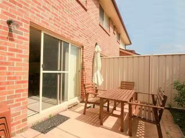 For Rent! 2/100 102 Church Street, Wollongong, NSW 2500
