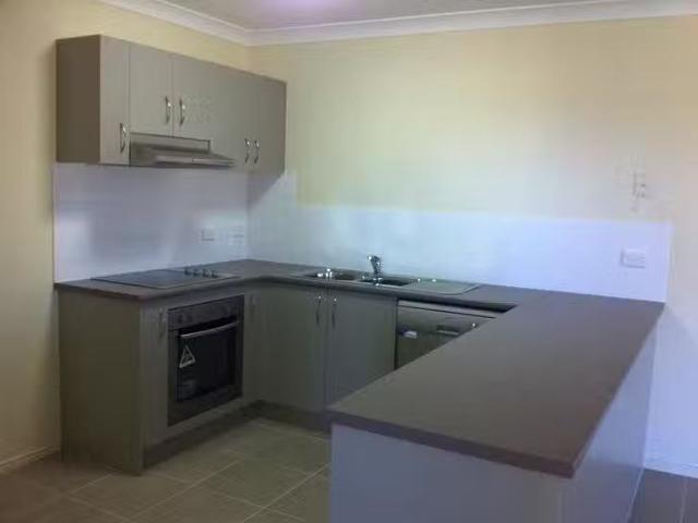 Just in! 2/100 Sarah Drive, Yamanto, QLD 4305