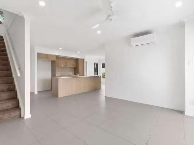 Rental! 2/10 Mallee Street, Peregian Springs, QLD 4573