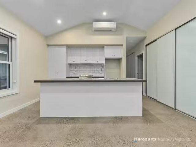 Cheap 2/10 Russell Street, Evandale, TAS 7212