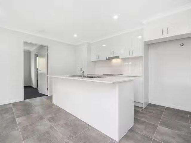 Charming 2/10 Shelby Street, Glenvale, QLD 4350