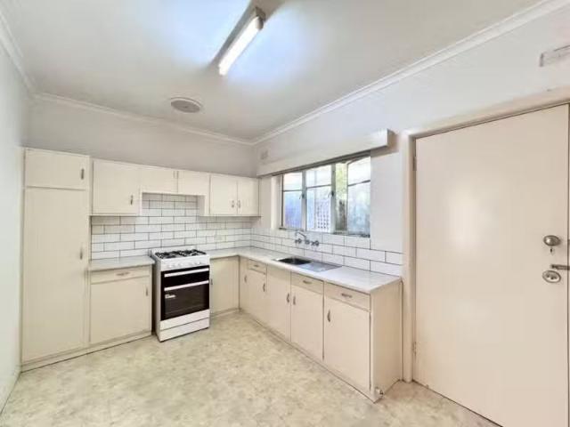 Charming 2/17 Maverston Street, Glen Iris VIC 3146 Unit For.