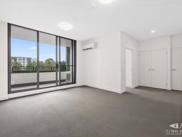 Cheap 214/5 Verona Dr, Wentworth Point Apartment for rent Lis.