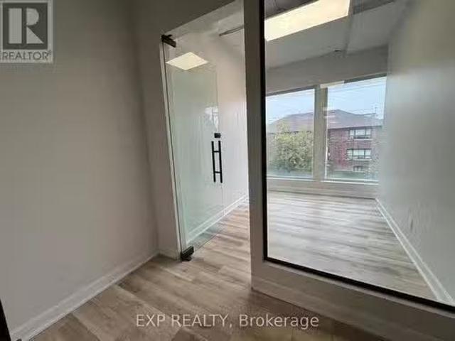 For Rent! 214 230 Lakeshore Road E, Mississauga, ON, L5G 1G7.