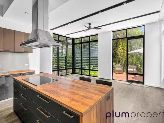 Rental! 2/14 Seventh Avenue, Saint Lucia, QLD 4067