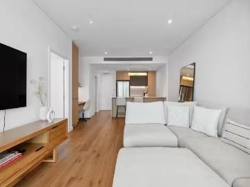 Just in! 215/61 Davenport Street, Karrinyup, WA 6018