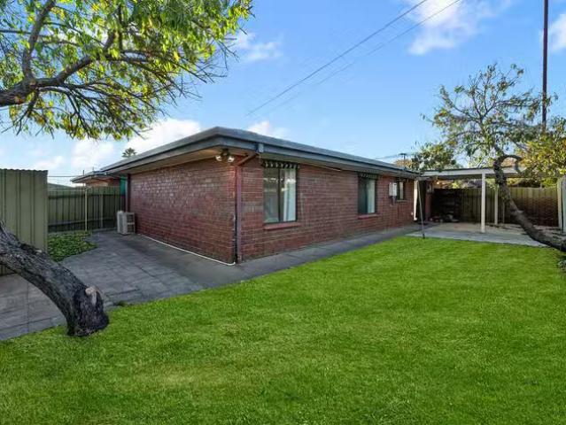 Nice 2/15 Lord Howe Avenue, Hillcrest, SA 5086