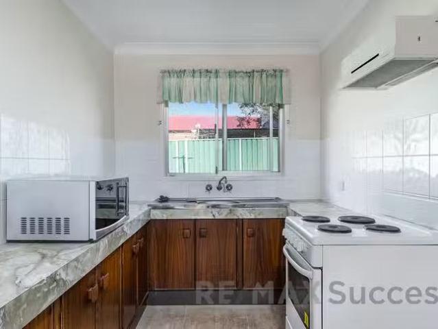Nice 2/16 Bryan Street, Darling Heights, QLD 4350