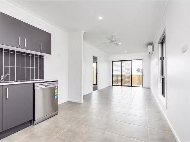 Nice 2/16 Friarbird Ridge, Aberglasslyn Apartment for rent Li.