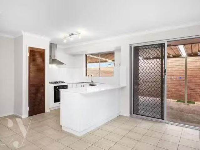 Just in! 2/18 Zenobia Street, Palmyra, WA 6157